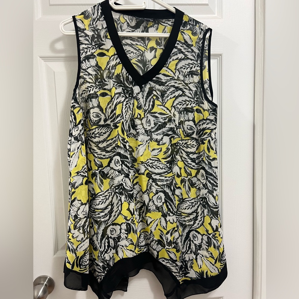 Women’s sleeveless top